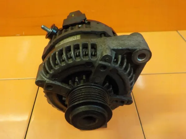 RANGE ROVER SPORT L405 3.0 TD V6 Alternator AH22-10300-AB image 2