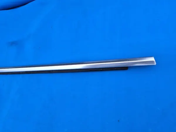 Hintertür Fensterdichtung OEM QUA9063 Rechte Seite BMW X3 image 3