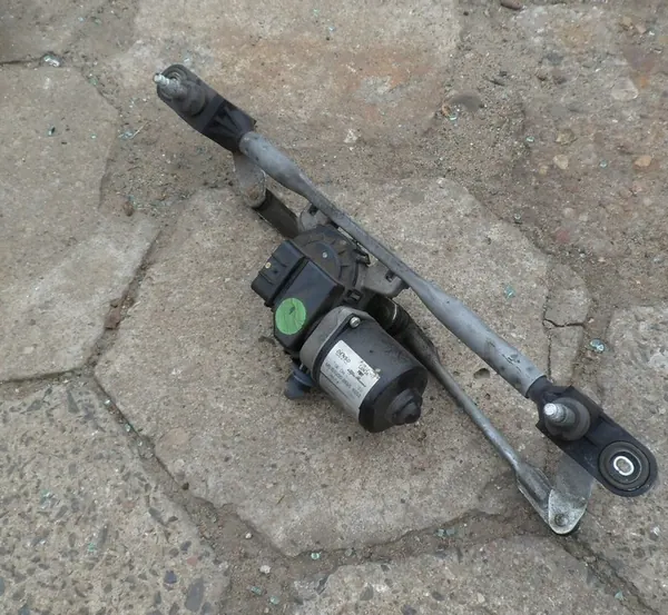 Etupyyhkijän mekanismi moottorilla Fiat Bravo 2 Delta image 3