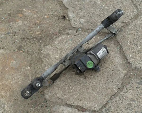 Etupyyhkijän mekanismi moottorilla Fiat Bravo 2 Delta image 4