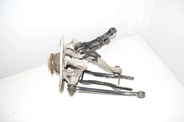 OEM 6893528 Taka-Oikea Pyörännavetta BMW 7-sarja image 5