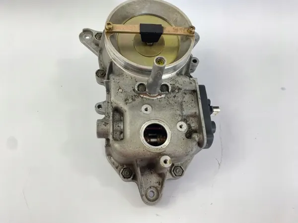 Spjällhus OEM 0438121043 för Mercedes 4-cylindrig image 5