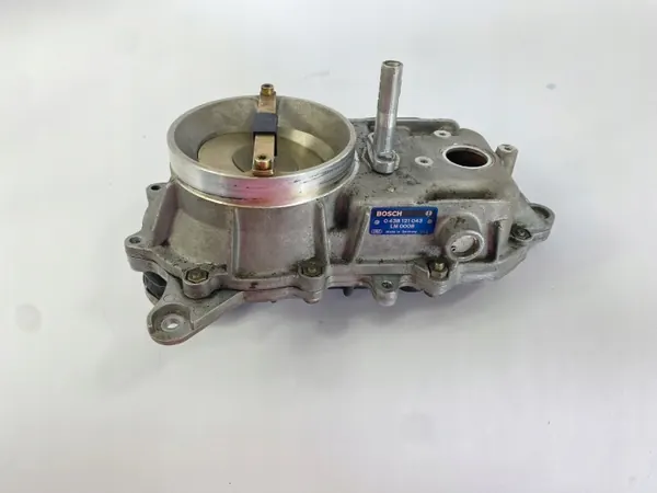 Spjällhus OEM 0438121043 för Mercedes 4-cylindrig image 7