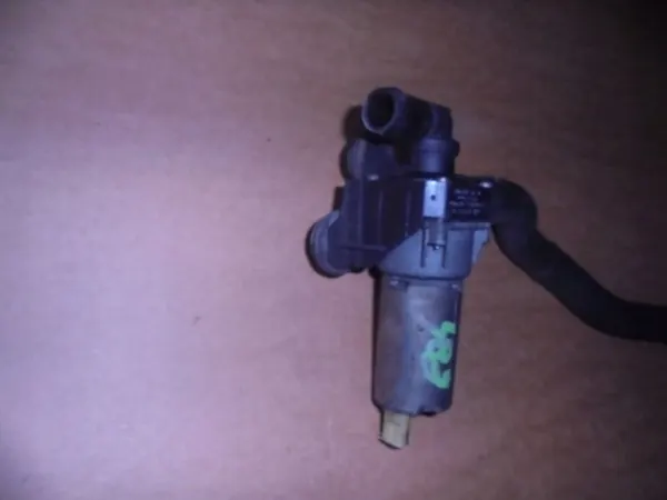 BMW Vesipumppu OEM 6928246 1-sarja E81/E87 image 3