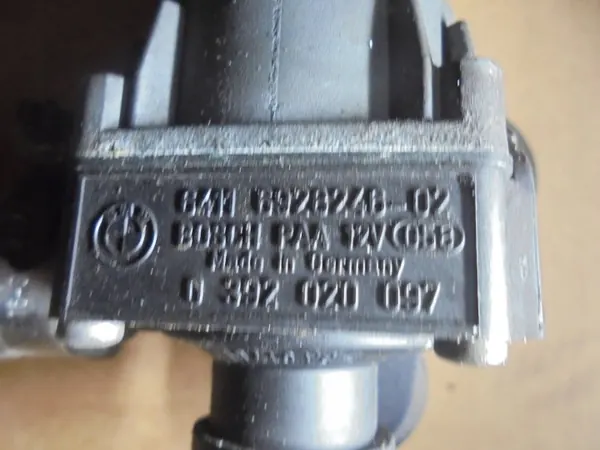 BMW Vesipumppu OEM 6928246 1-sarja E81/E87 image 5