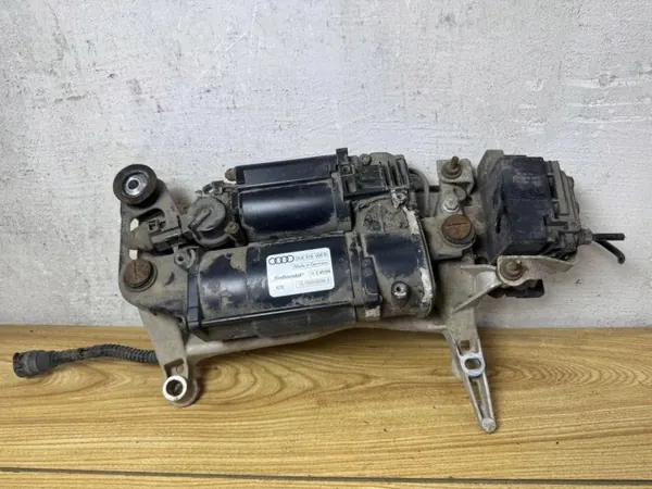 AUDI Q7 (4L) Suspension Compressor 15150000393 image 2