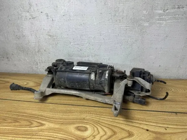 AUDI Q7 (4L) Suspension Compressor 15150000393 image 3