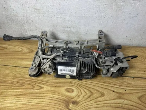AUDI Q7 (4L) Suspension Compressor 15150000393 image 4