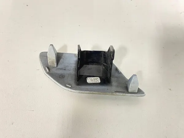 Tappo Spruzzatore Sinistro VW Golf 7 VII R-Line image 2