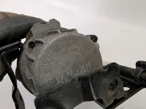 Bomba de vacío Kia OE 59100-J7500 - Pieza usada image 6