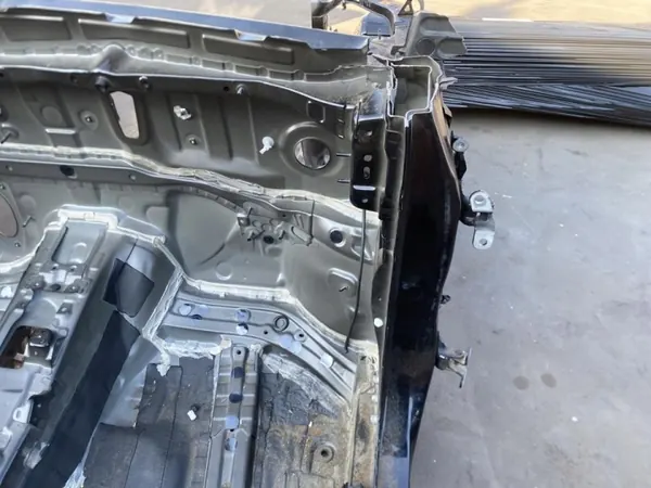 Etuoikea lokasuoja Toyota RAV4 V 2022 OEM 270629 image 3