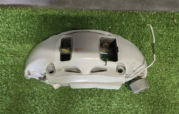 OEM Cayenne 9Y0,5 oikea etujarrusatula käytetty image 3