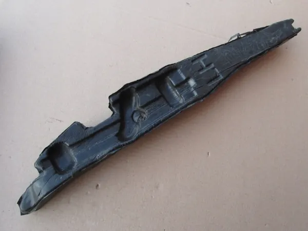 Isolation de garde-boue avant gauche Maserati Ghibli III 2016 OEM image 3