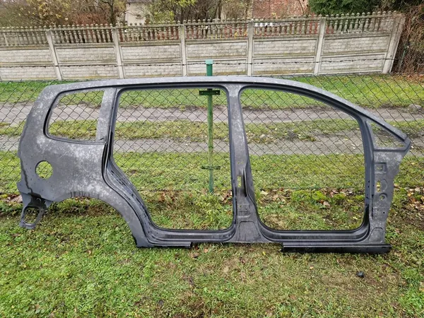 Revestimento de para-lama traseiro direito VW Touran Lift 10-15 OEM image 1