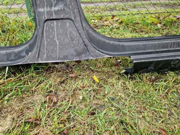 Revestimento de para-lama traseiro direito VW Touran Lift 10-15 OEM image 5