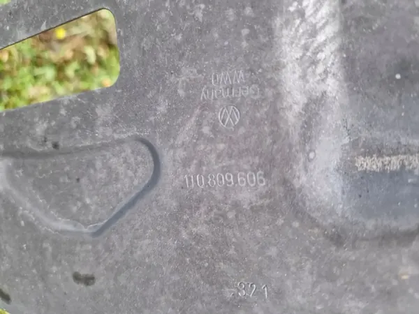 Revestimento de para-lama traseiro direito VW Touran Lift 10-15 OEM image 7