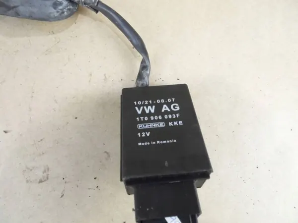 Volkswagen PASSAT B6 Controllers 1T0906093F image 3