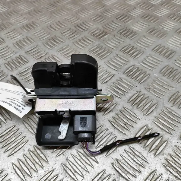 Bagagelås VW GOLF VII 5G6827505B image 3