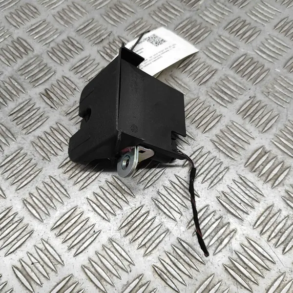 Bagagelås VW GOLF VII 5G6827505B image 4