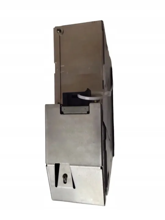 BMW CD-vaihtaja OEM 65126983338 5-sarja E60 image 3