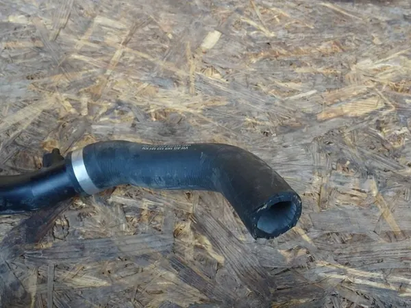 AUDI A3 8P GOLF VI 2.0 TDI Vesiputki Termostaatin Kotelo image 2