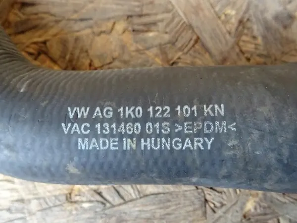 AUDI A3 8P GOLF VI 2.0 TDI Vesiputki Termostaatin Kotelo image 3