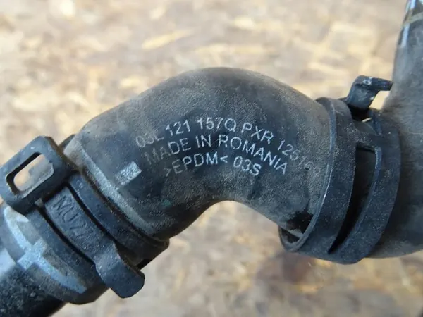 AUDI A3 8P GOLF VI 2.0 TDI Vesiputki Termostaatin Kotelo image 5