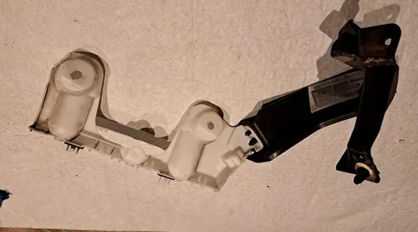 RENAULT MEGANE IV HB Deslizamento de Para-choque Direito 852248678R image 2