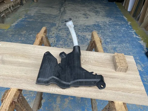 Spolarvätsketank och Pump OEM 13480307 Opel Insignia B image 2