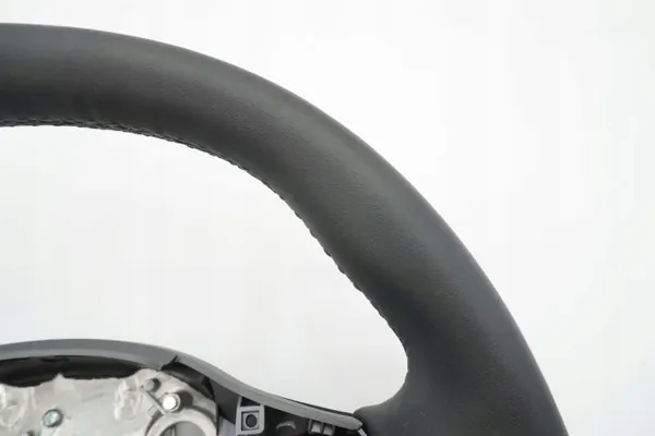 Tesla Model Y Läderratt OEM 1626599-00-D image 5