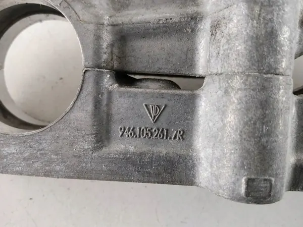 Pieza motor Porsche OEM 9461052617R - Usada image 3