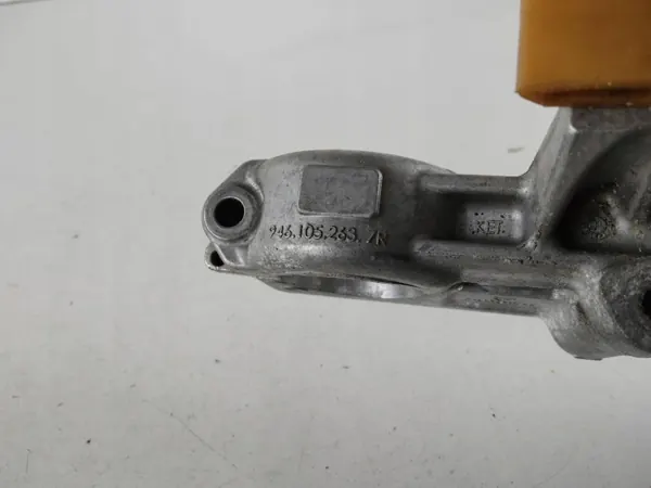 Pieza motor Porsche OEM 9461052617R - Usada image 4