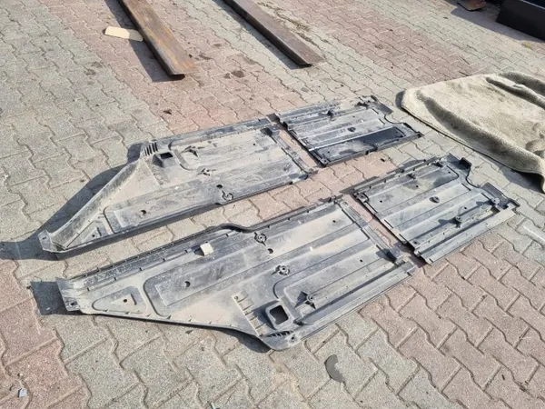 Hyundai i40 Underbody Shield – Begagnad image 3