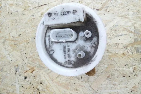 Brandstofpomp VW POLO (9N_) 1.2L benzine 2002 6Q0919051C image 3