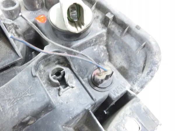 Phare droit OEM 8200211006 pour Dacia Logan MCV image 3