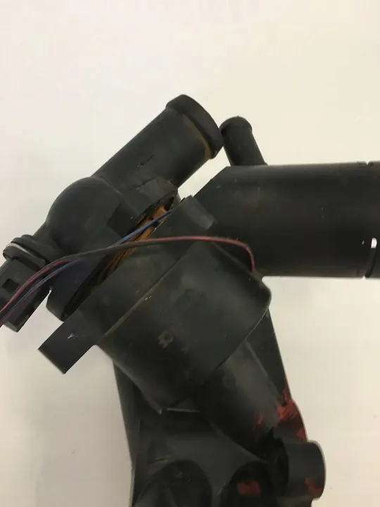 Audi Vw Seat Skoda Carcasa de Termostato 032121111CA image 4