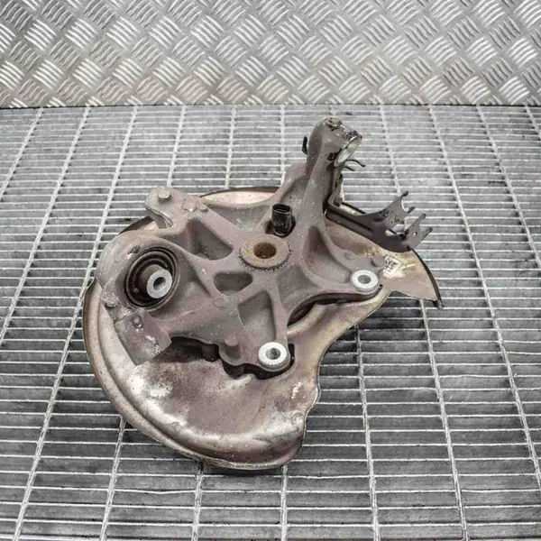 Mozzo Posteriore Sinistro Audi A4 Avant 2.0 TDI OEM 8K0501249 image 2