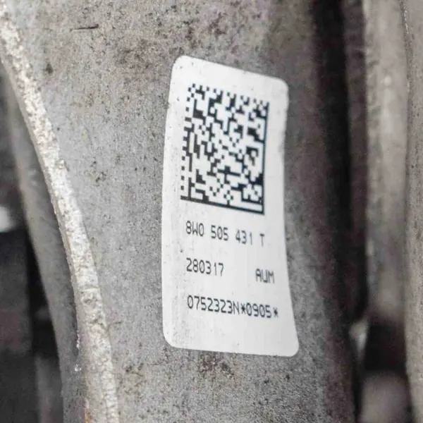 Mozzo Posteriore Sinistro Audi A4 Avant 2.0 TDI OEM 8K0501249 image 6