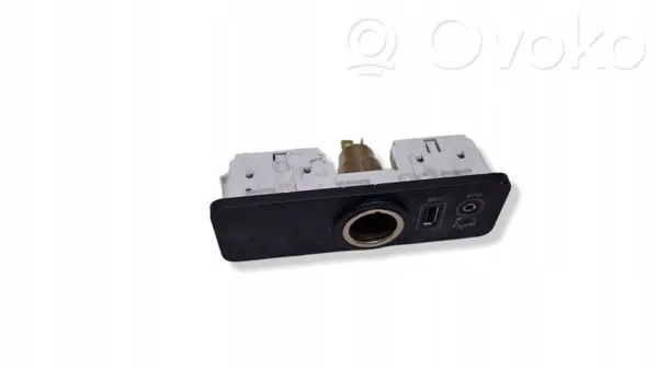 Jaguar F-Type USB-portti OEM Cpla19c166cb - Käytetty image 3