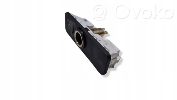 Jaguar F-Type USB-portti OEM Cpla19c166cb - Käytetty image 6