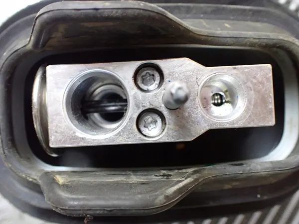 Evaporador de Ar Condicionado Audi Q7 Q5 A4 A6 A5 8W0816679 image 3