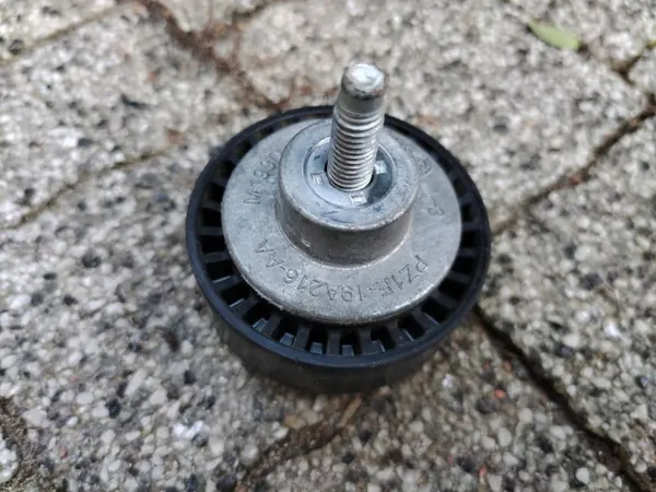 OEM PZ1E-19A216-AA remskivsstyrrulle för Ford Escape image 3