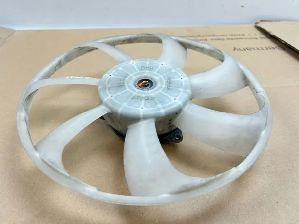 Lüfterflügel Toyota Prius OEM 1680008990 - Gebraucht image 4