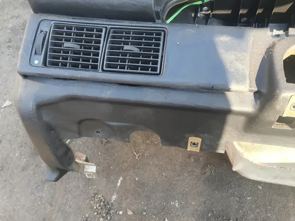 Audi OE voorste gordelbevestiging - Origineel onderdeel image 4