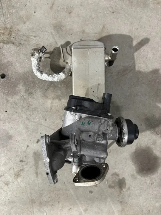 EGR-jäähdytysventtiili Audi A6 4G0 059131511AJ image 2