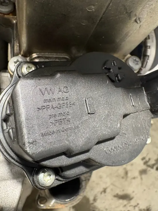 EGR-jäähdytysventtiili Audi A6 4G0 059131511AJ image 6