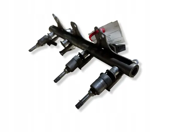 AUDI A4 B8 2.0 TFSI Rampe d'injecteurs 06J133317M image 10