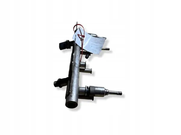 AUDI A4 B8 2.0 TFSI Rampe d'injecteurs 06J133317M image 5