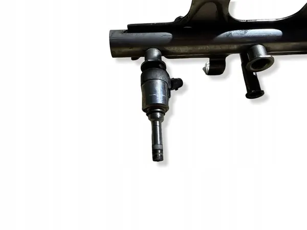 AUDI A4 B8 2.0 TFSI Rampe d'injecteurs 06J133317M image 7