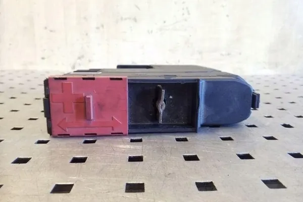 Spänningsfördelningsbox MERCEDES-BENZ E (W212) A2125406250 image 4